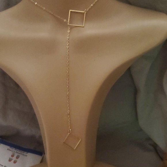 Style change chocker drop to a regular necklace - Picture 5 of 6